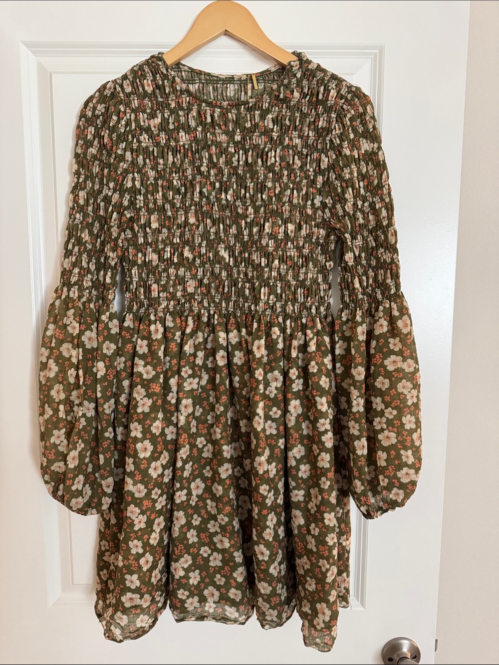 Tecovas Olive Floral Smocked Long-Sleeve Dress with Puff Sleeves - Picture 2 of 6